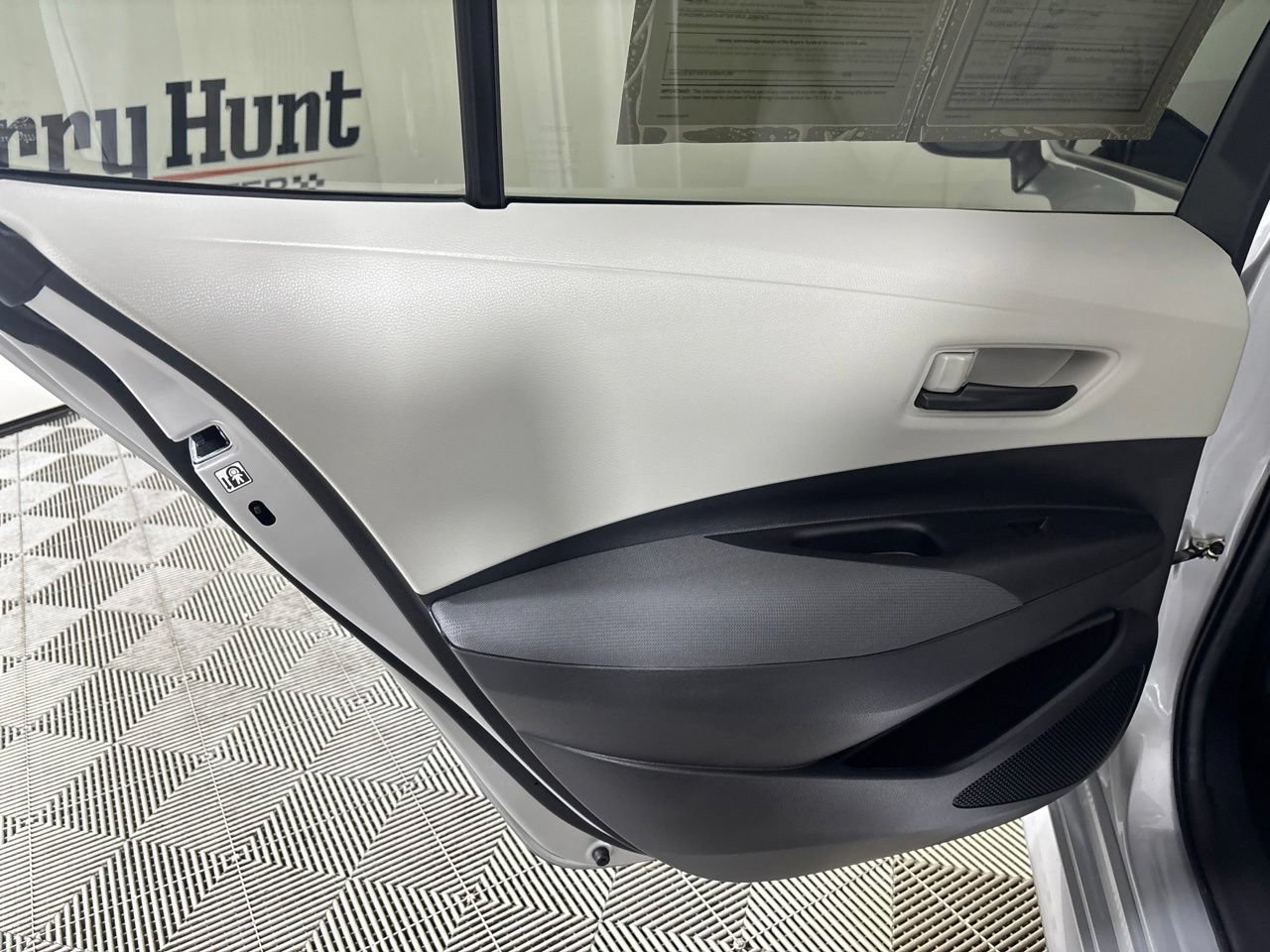 Used 2022 Toyota Corolla LE FWD image 25