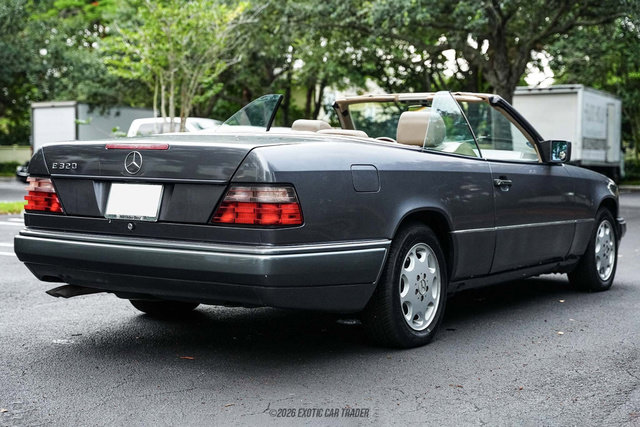 Used 1995 Mercedes-Benz E 320 Convertible image 6