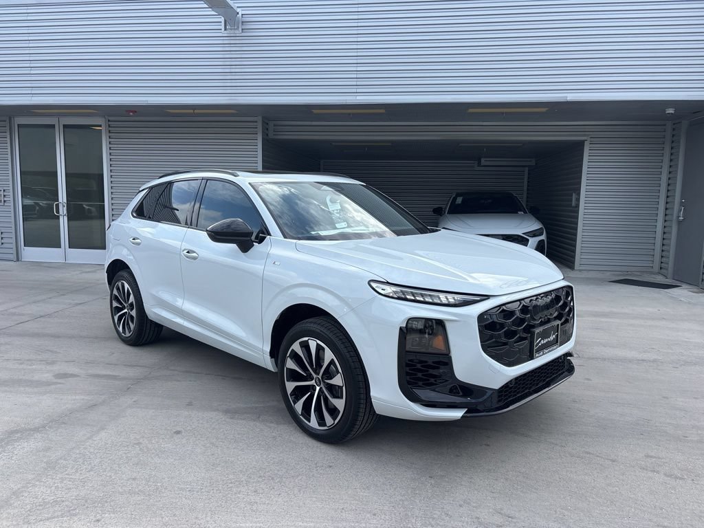 New 2026 Audi Q3 quattro 2.0T AWD/4WD image 3