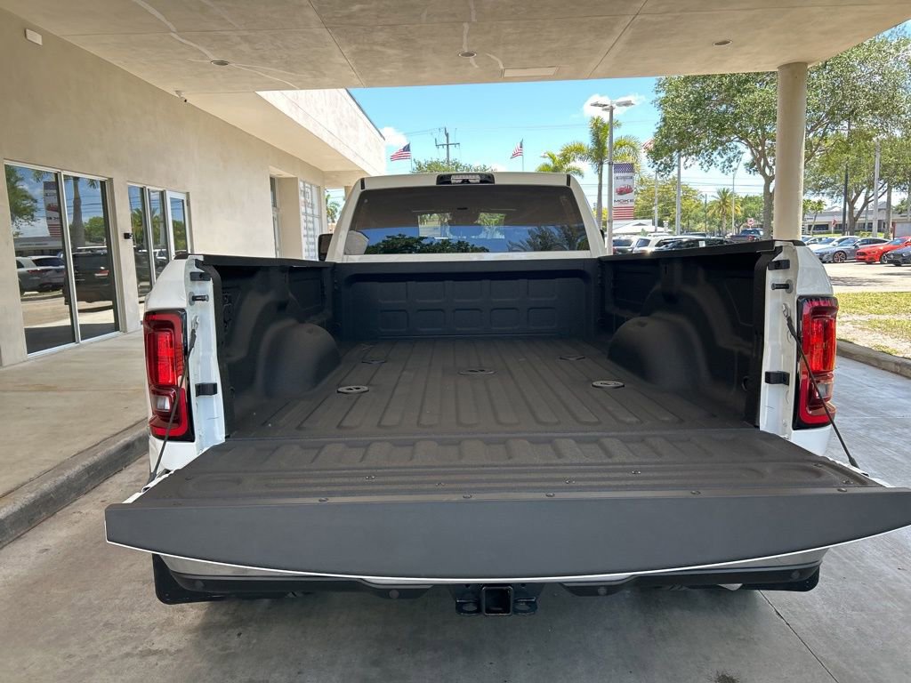 Used 2025 RAM 3500 Big Horn AWD/4WD image 39