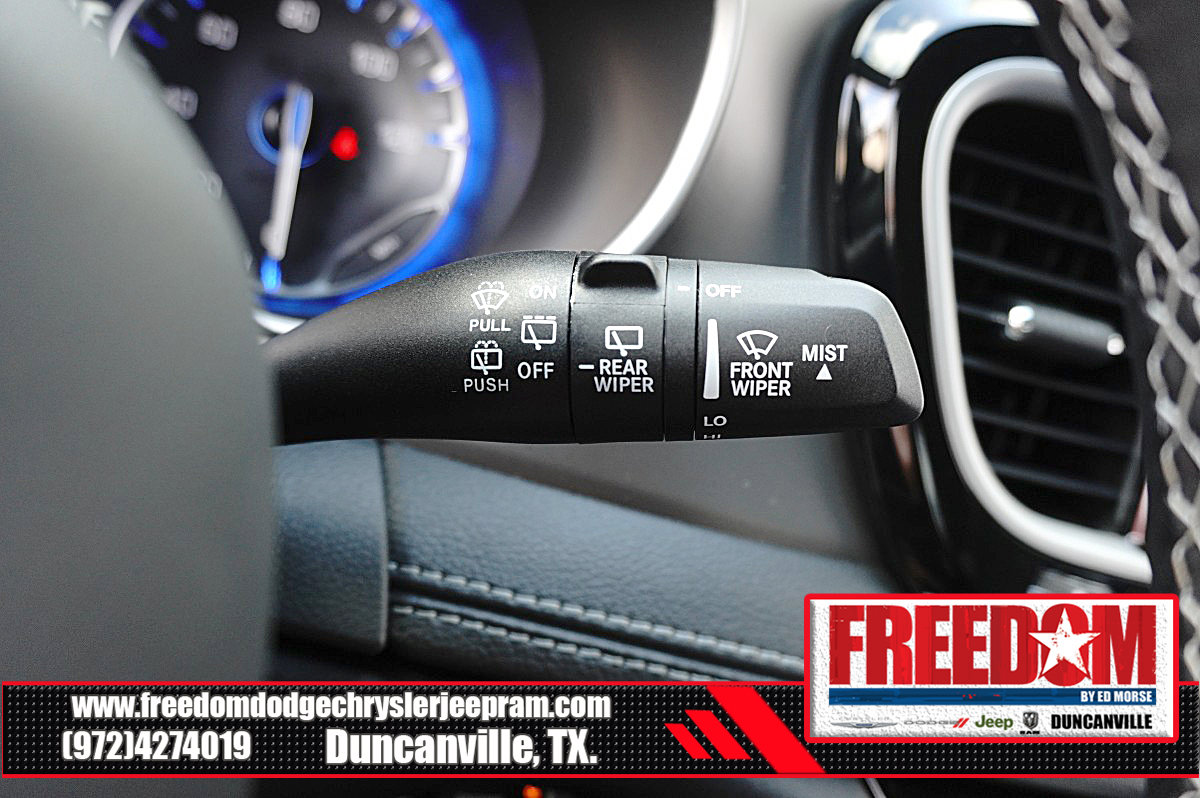 New 2027 Chrysler Pacifica Select w/ Family Tech Group FWD image 33