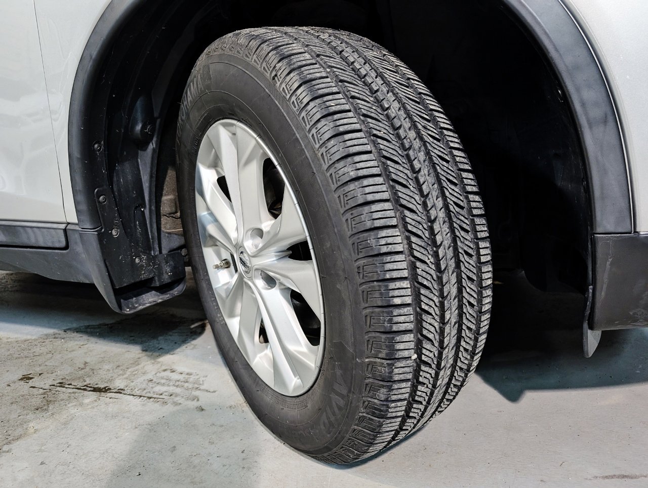 Used 2015 Nissan Rogue SV w/ SV Premium Package image 57