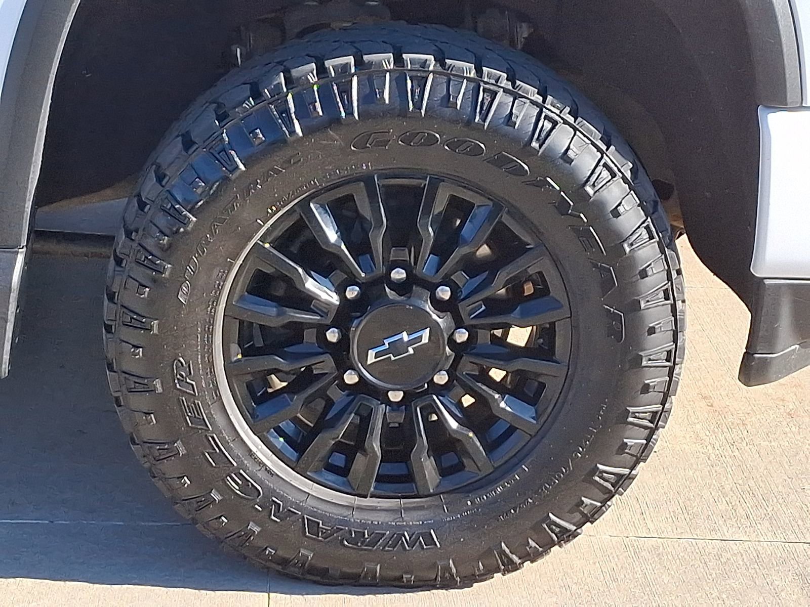 Used 2022 Chevrolet Silverado 2500 LTZ w/ LTZ Plus Package image 8