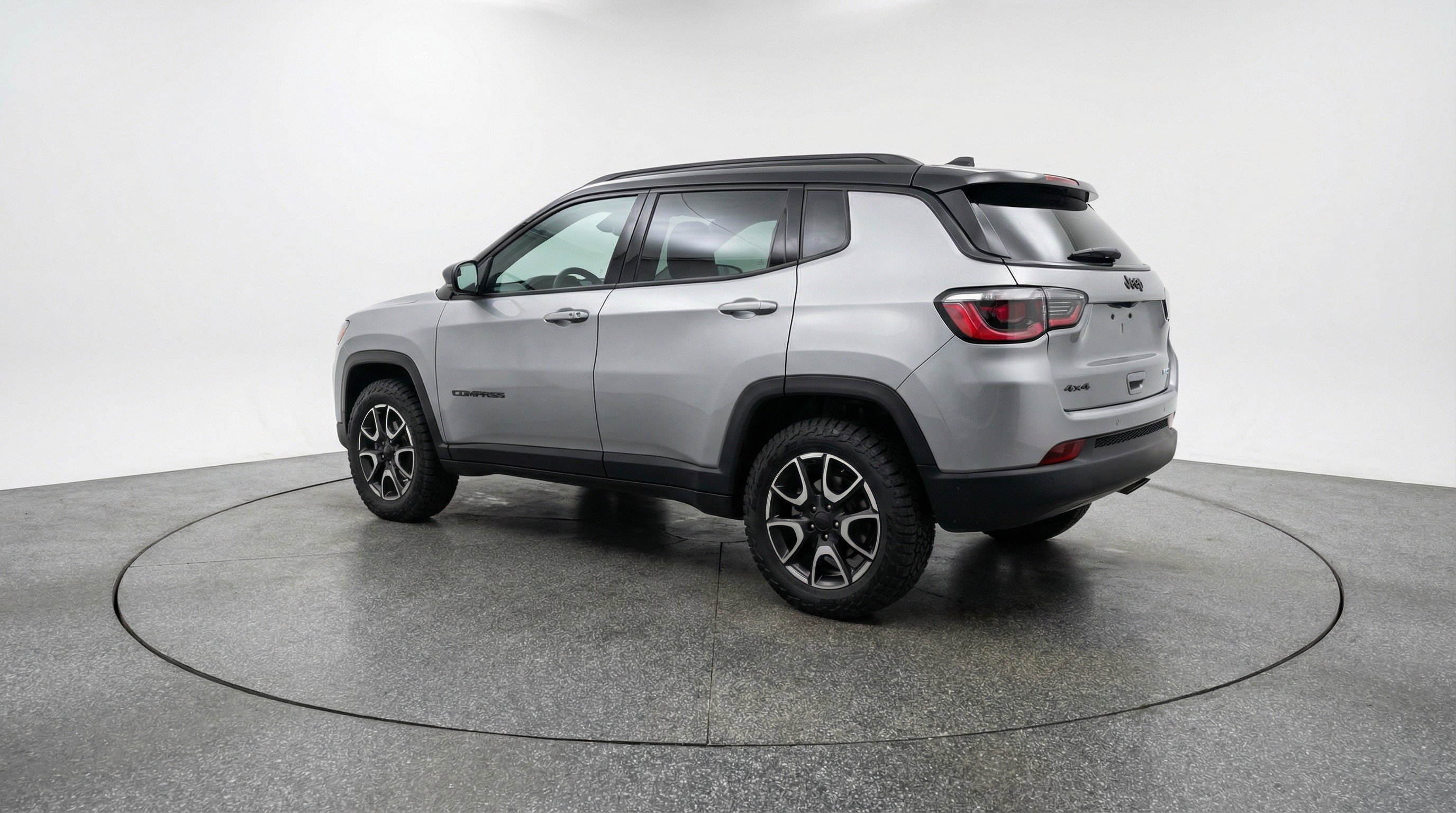 Used 2025 Jeep Compass Trailhawk AWD/4WD image 6
