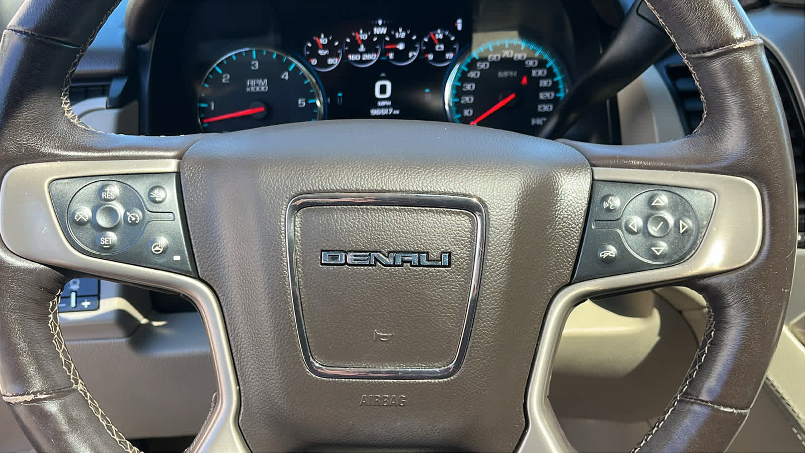 Used 2018 GMC Yukon Denali w/ Denali Ultimate Package AWD/4WD image 11