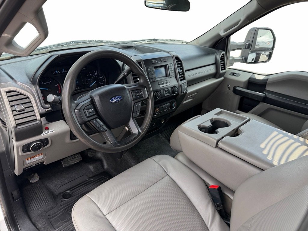 Used 2020 Ford F550 4x4 Regular Cab Super Duty image 13