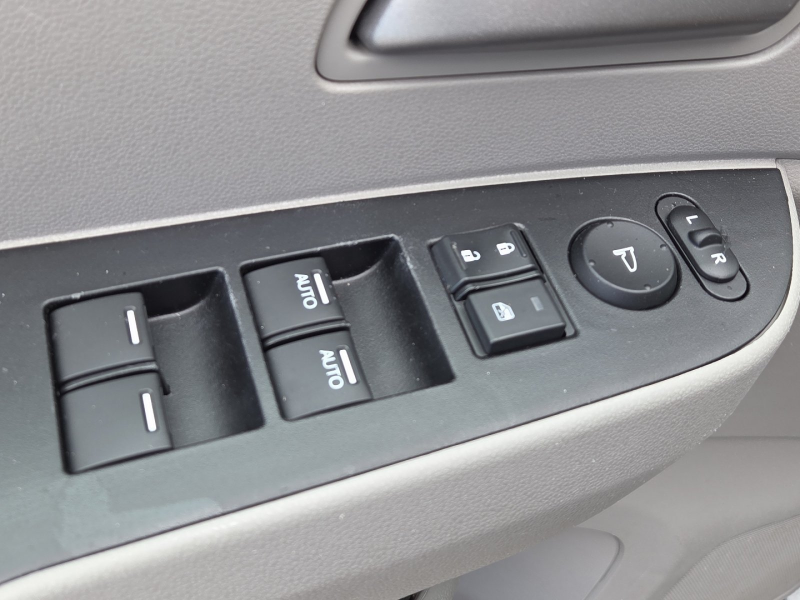Used 2013 Honda Odyssey EX image 22