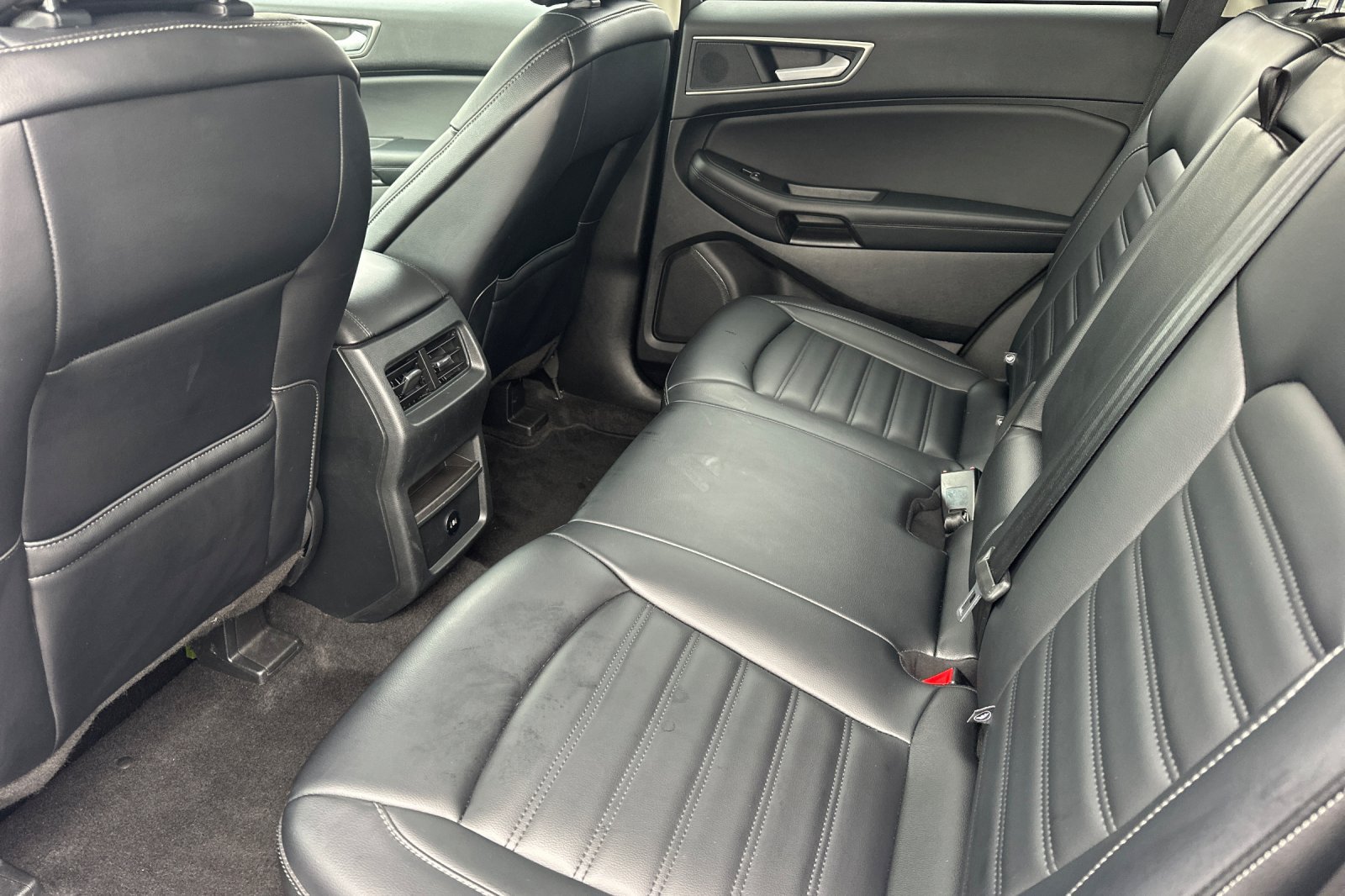 Used 2024 Ford Edge SEL AWD/4WD image 13