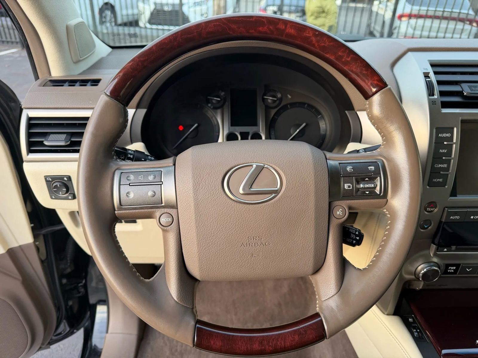 Used 2018 Lexus GX 460 Premium w/ Premium Package image 26