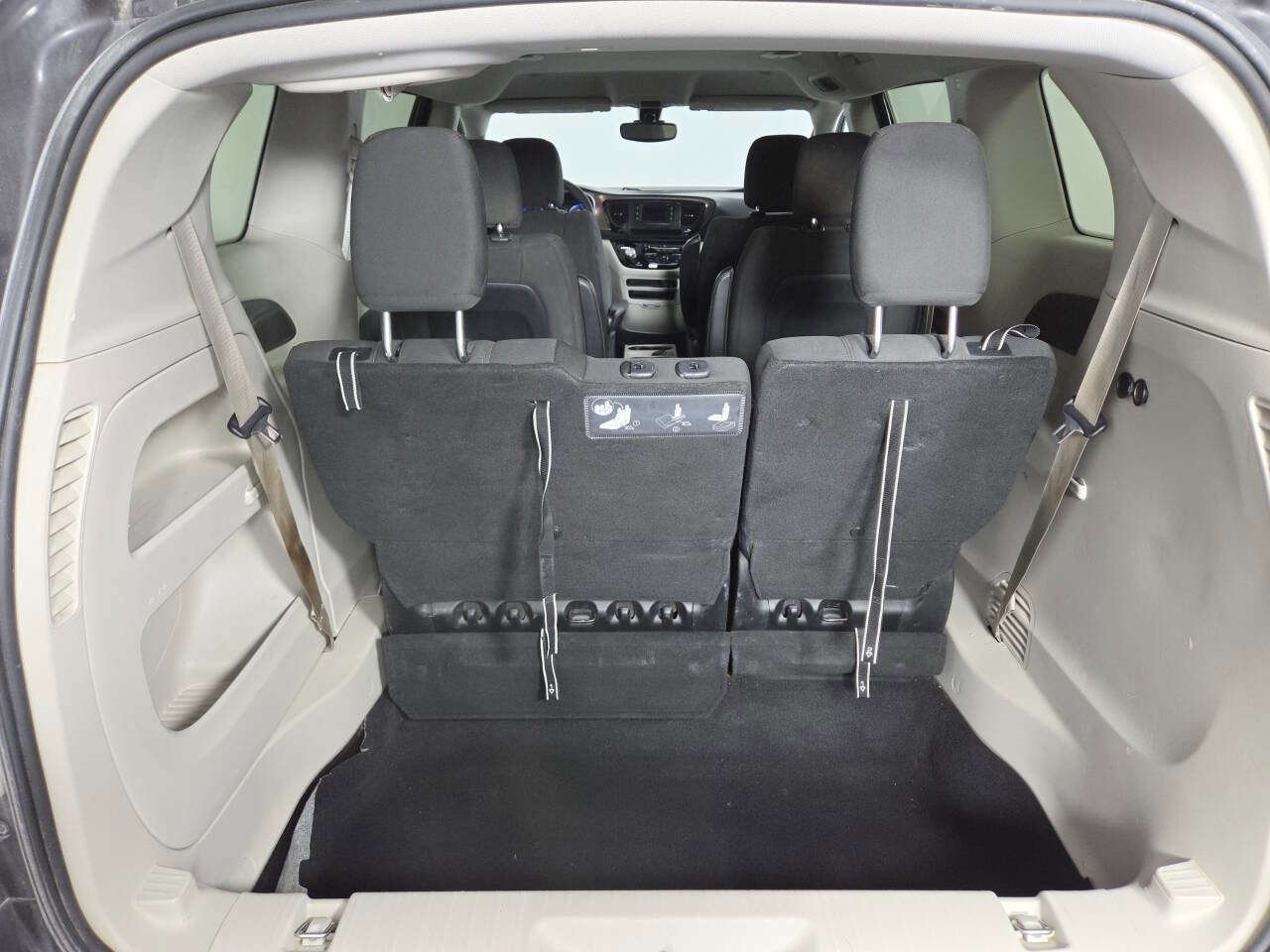 Used 2017 Chrysler Pacifica LX FWD image 27