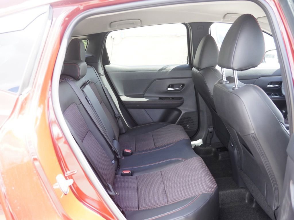 Certified 2025 Nissan Kicks SR image 19