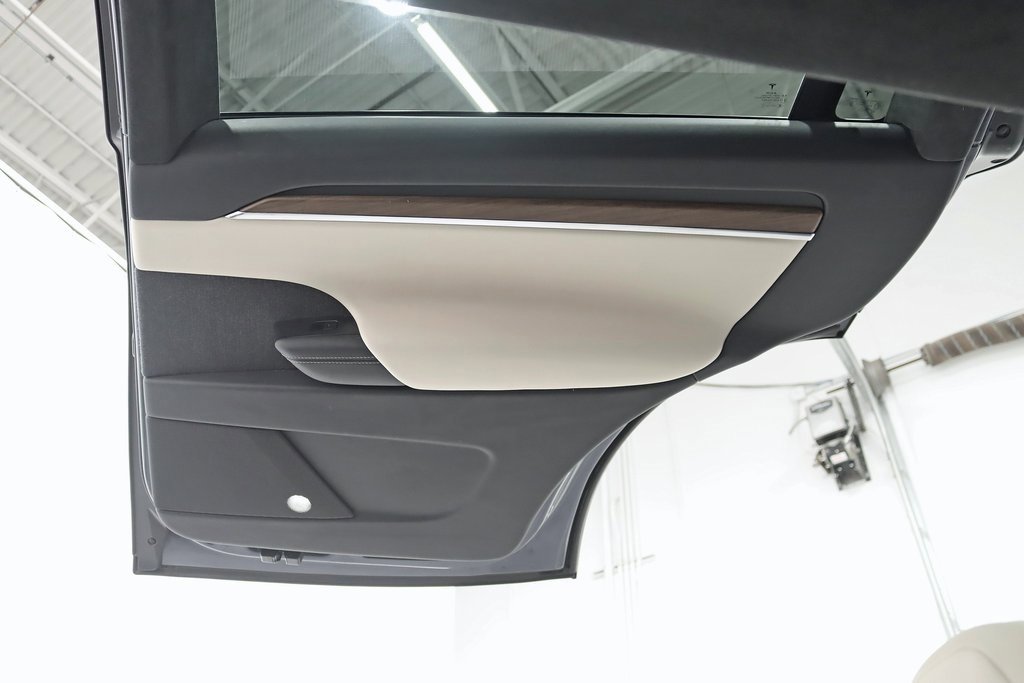 Used 2022 Tesla Model X image 36