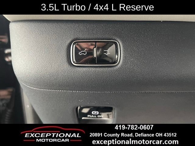 Used 2025 Lincoln Navigator L Reserve AWD/4WD image 36