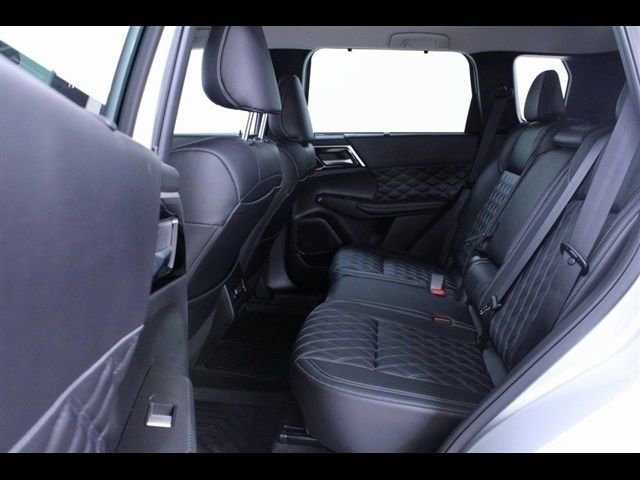 Used 2023 Mitsubishi Outlander SEL image 33