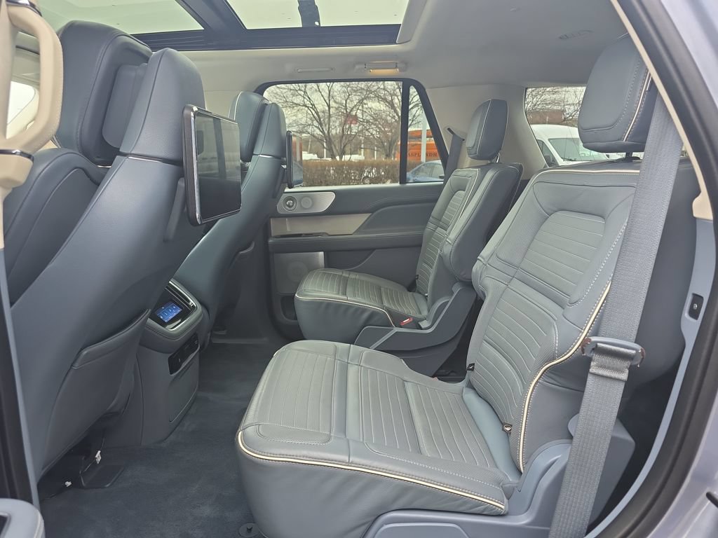 Used 2022 Lincoln Navigator Black Label AWD/4WD image 40