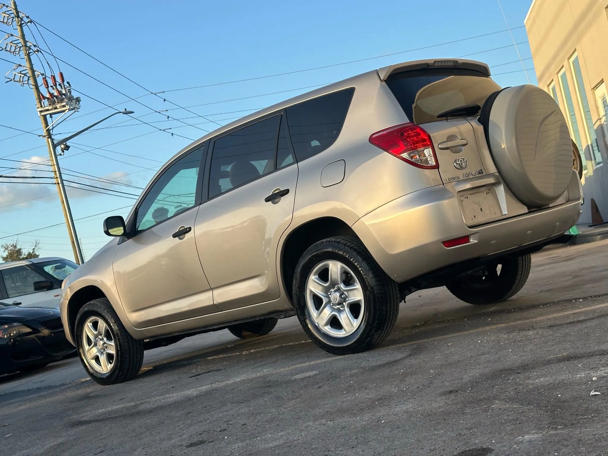 Used 2007 Toyota RAV4 Sport Utility 4D image 4
