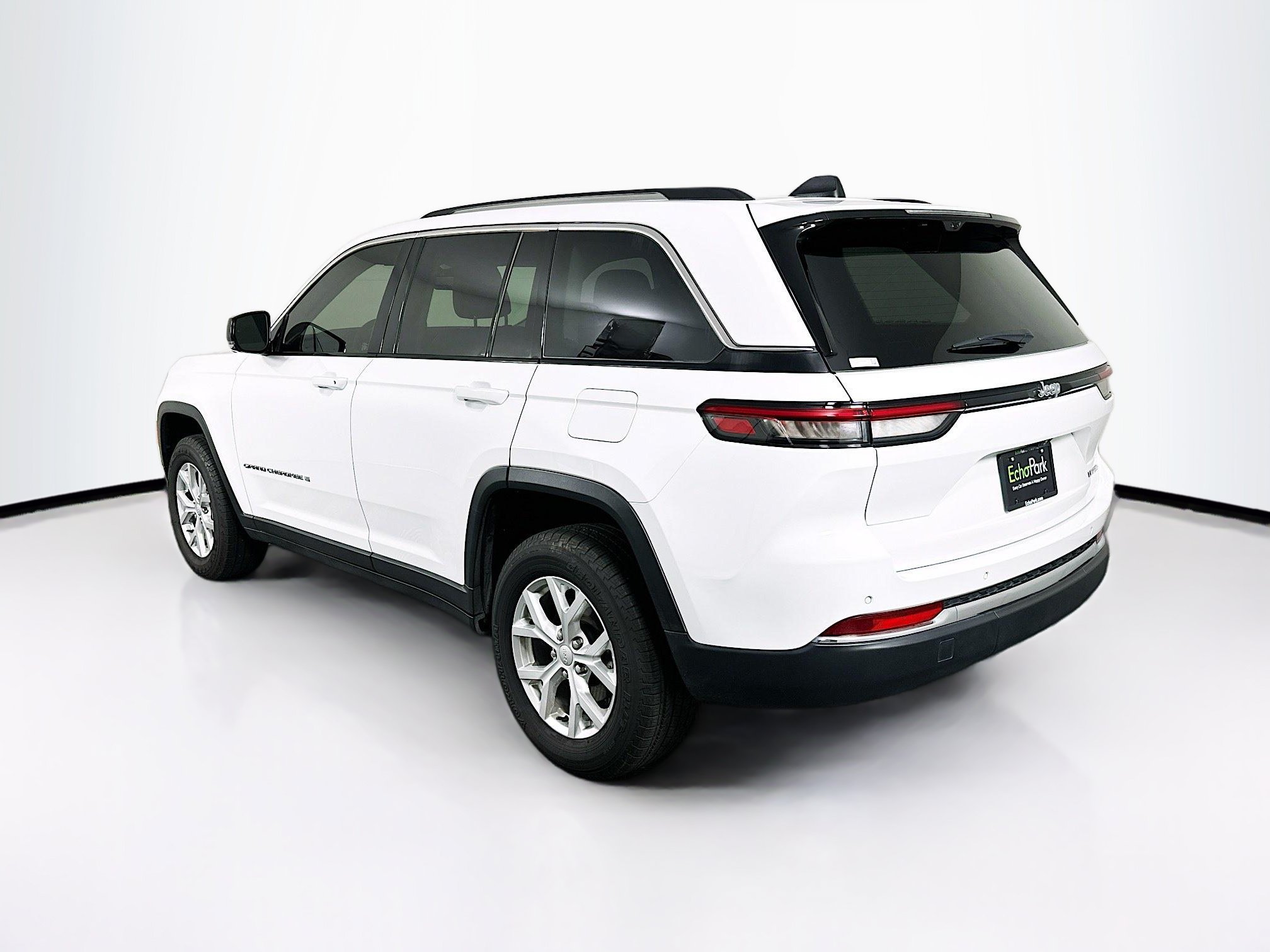 Used 2023 Jeep Grand Cherokee Limited w/ Luxury Tech Group II RWD image 5