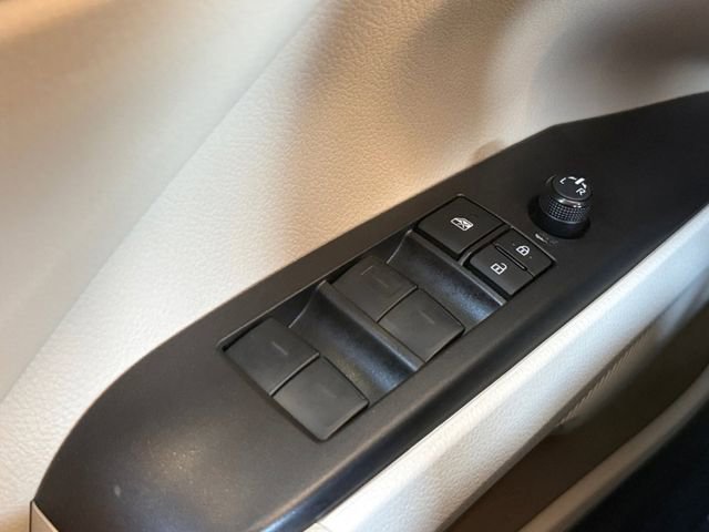 Used 2024 Toyota Camry LE FWD image 25
