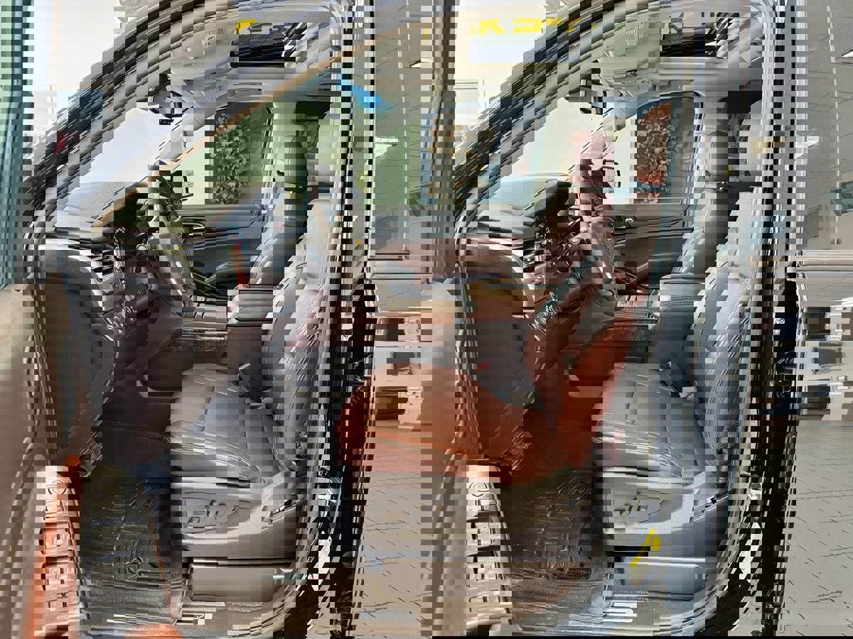 Used 2018 Chevrolet Tahoe Premier image 11