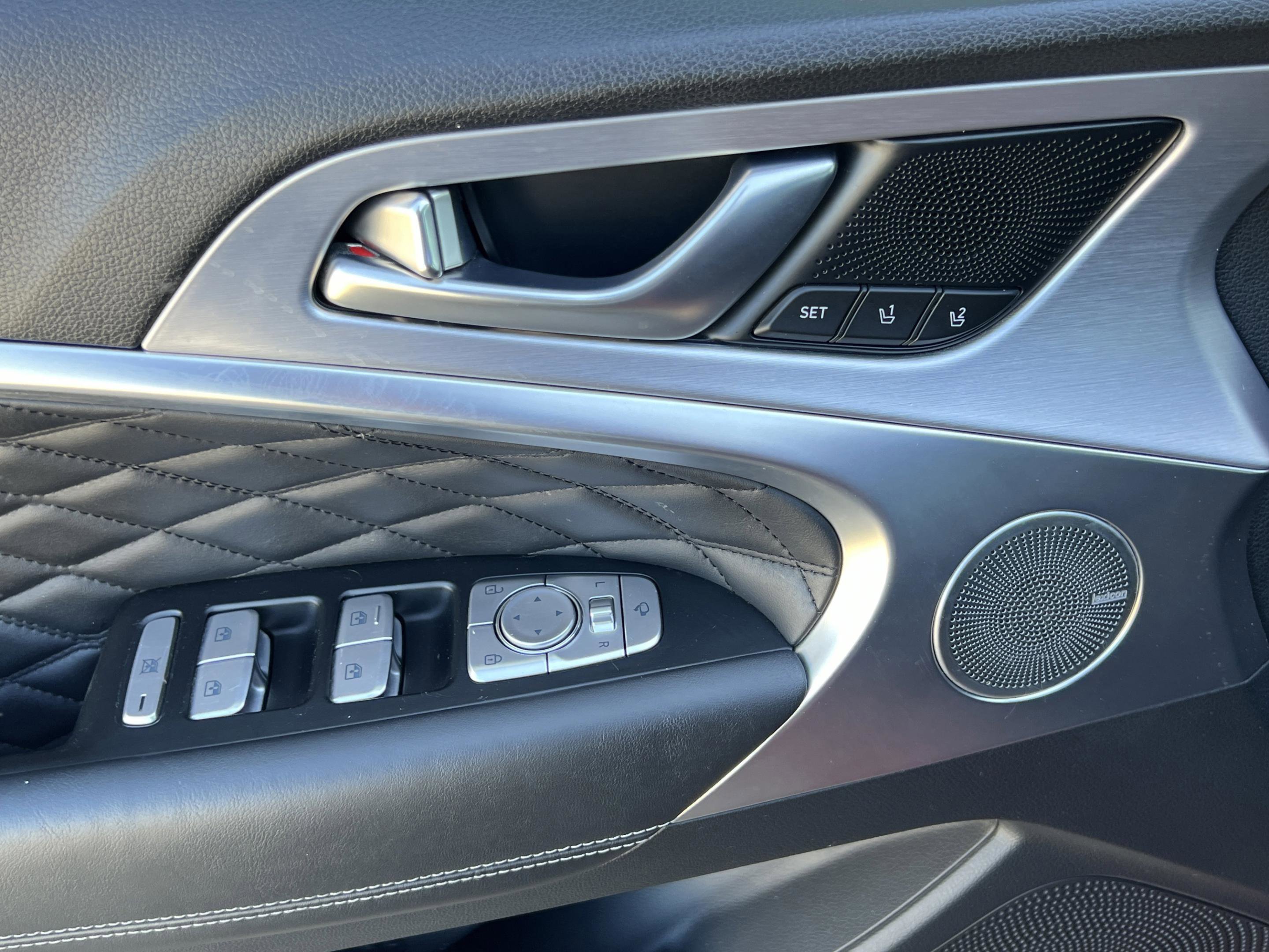 Used 2020 Genesis G70 2.0T image 25