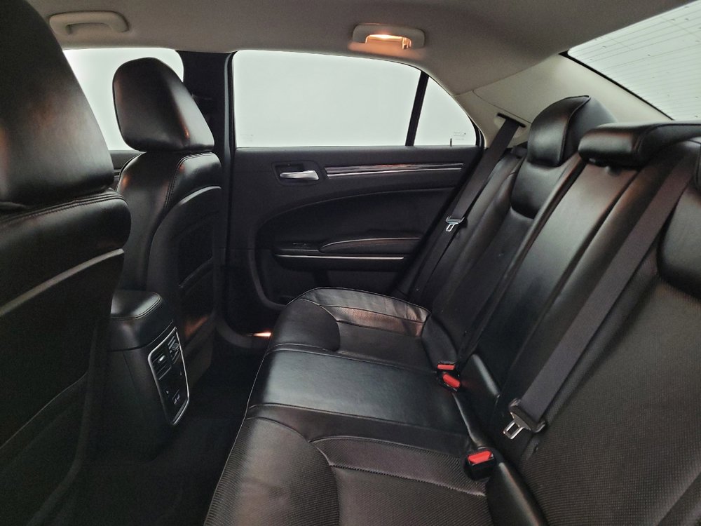 Used 2019 Chrysler 300 Limited image 18