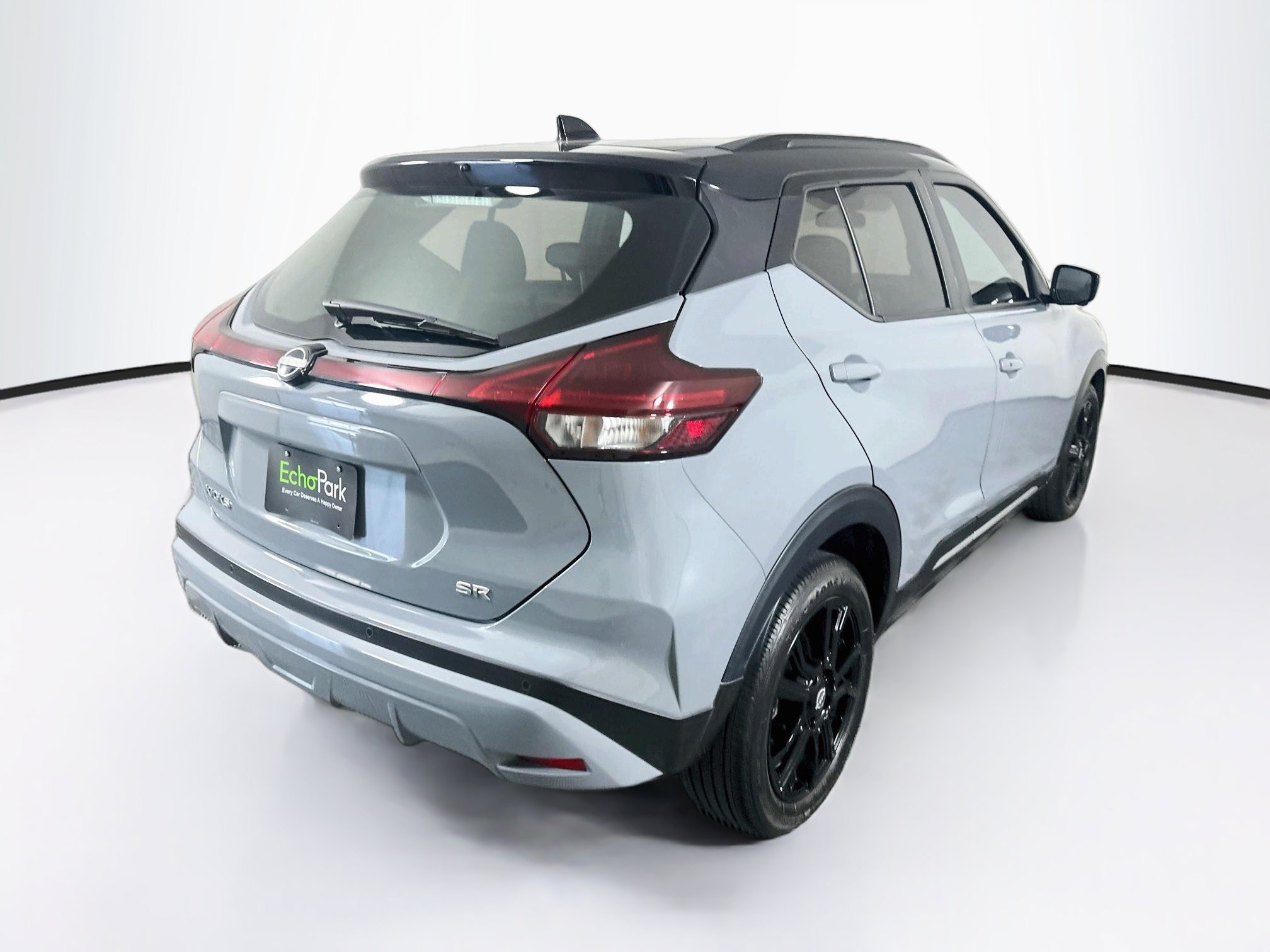 Used 2023 Nissan Kicks SR FWD image 9