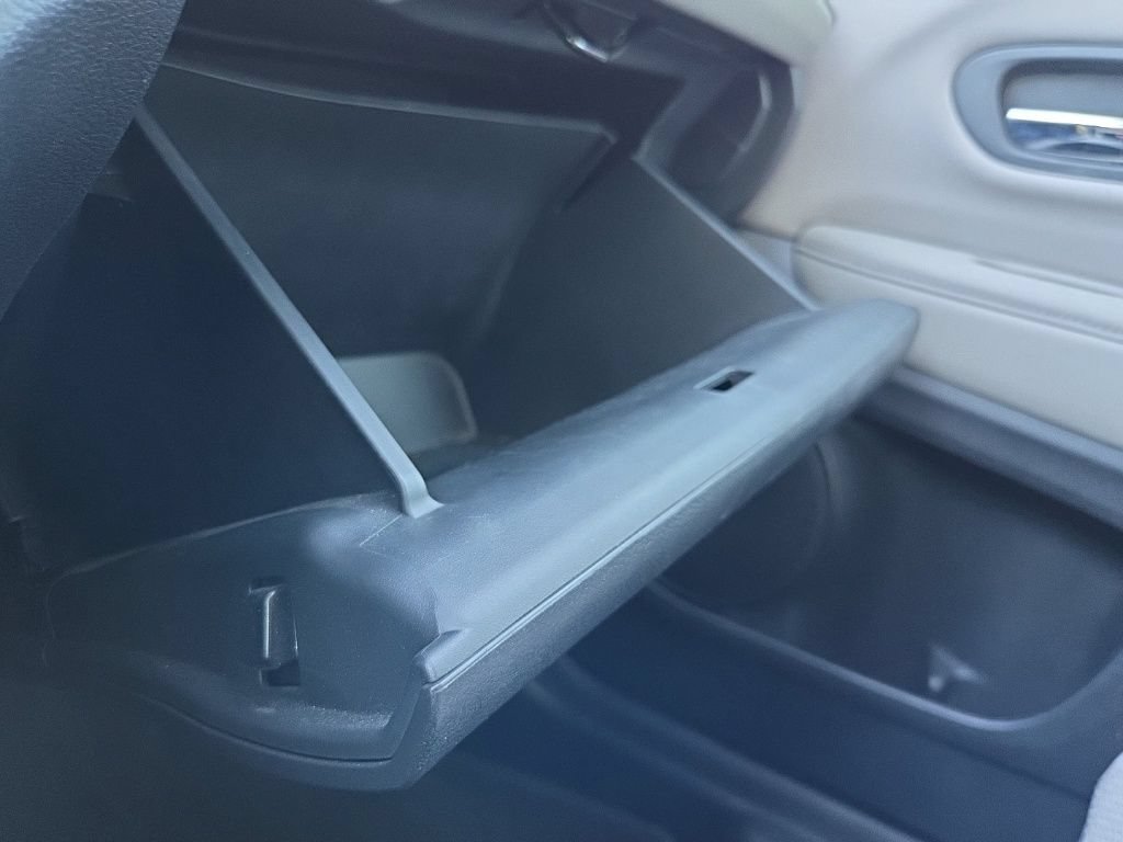 Used 2018 Honda HR-V LX image 43