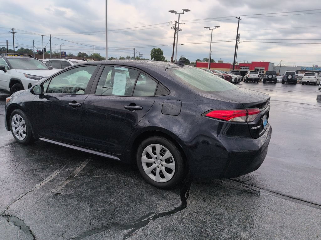 Certified 2025 Toyota Corolla LE FWD image 3