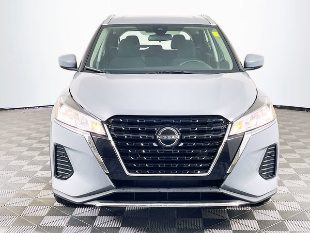Used 2024 Nissan Kicks SV image 3