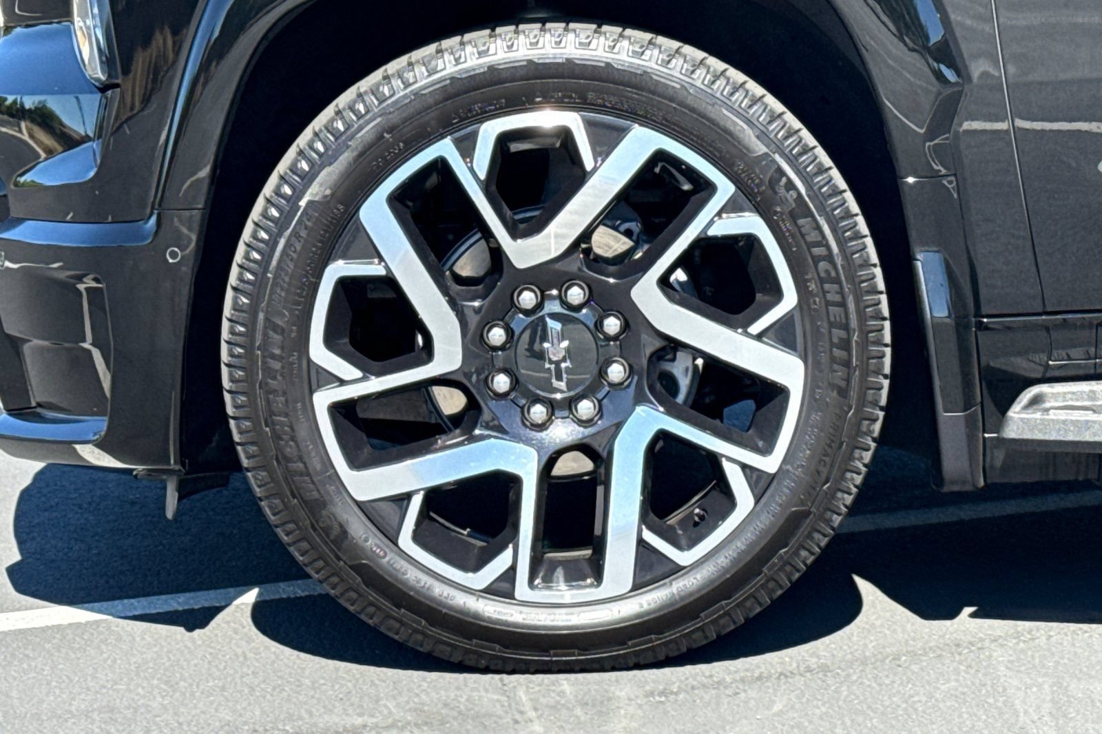 Used 2025 Chevrolet Silverado EV RST AWD/4WD image 15