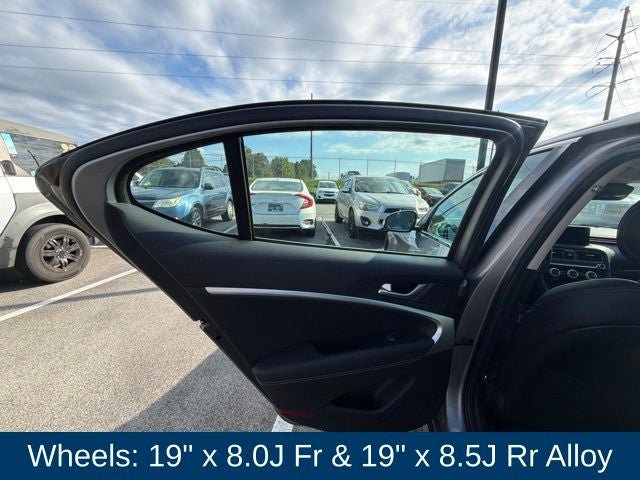Used 2023 Genesis G70 2.0T RWD image 19