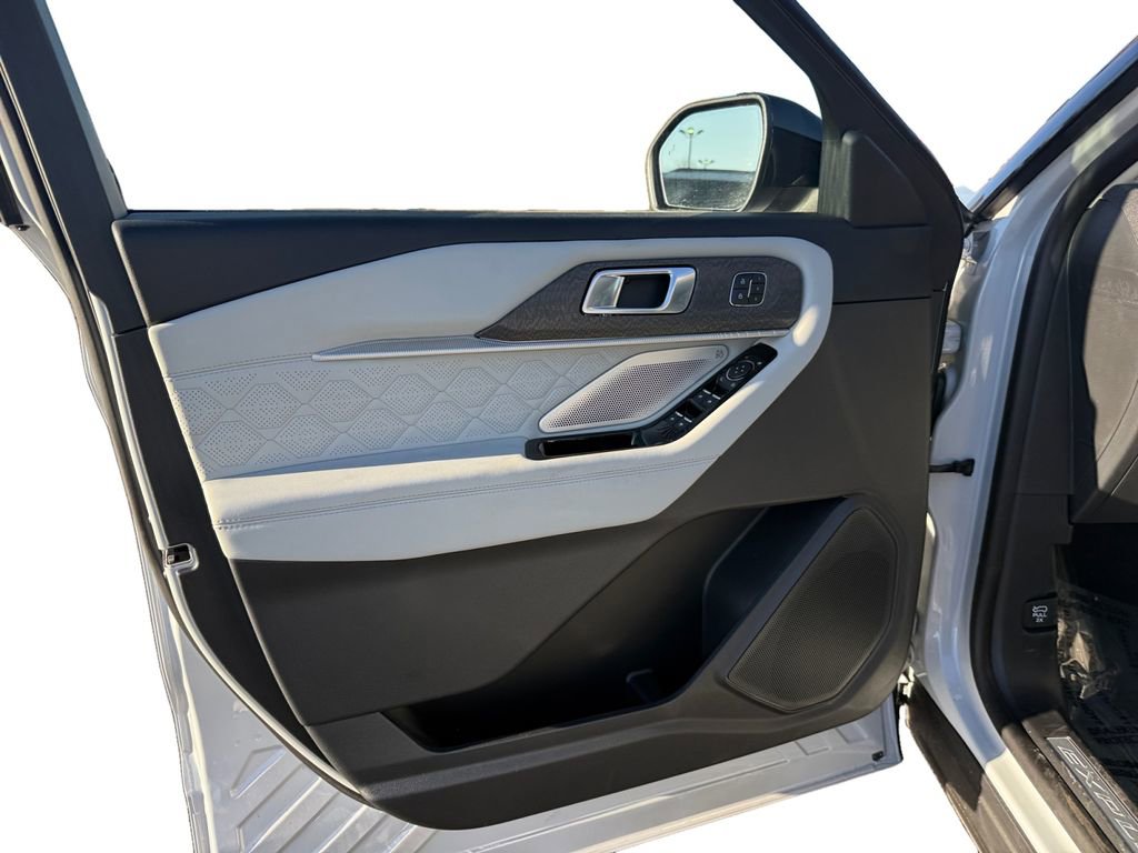 New 2026 Ford Explorer Platinum w/ LUX Leather Package image 17