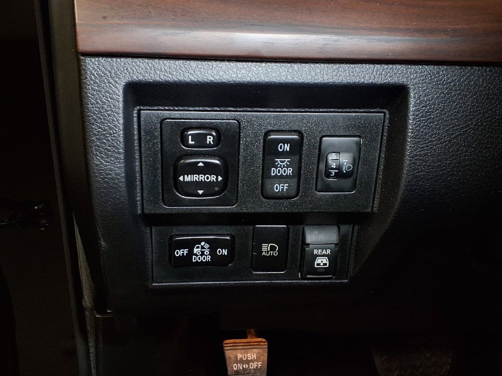 Used 2021 Toyota Tundra Limited w/ Limited Premium Package RWD image 15
