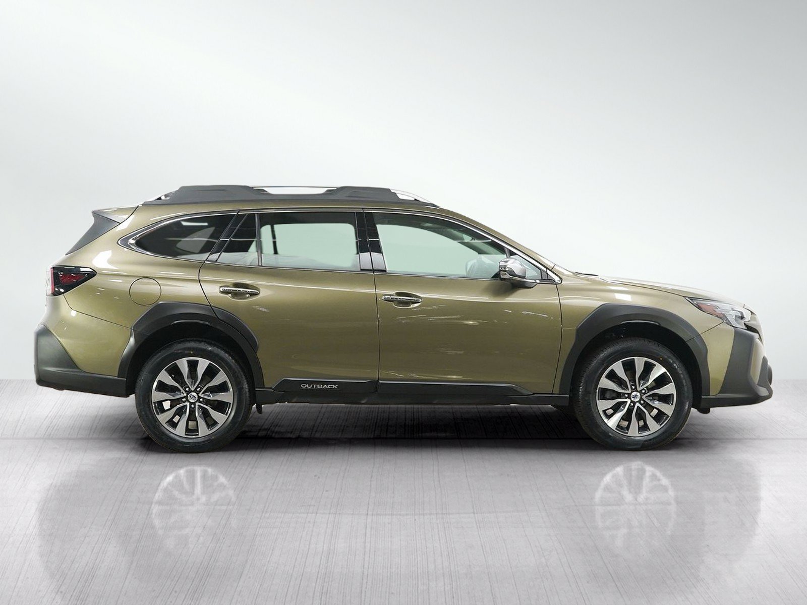 Used 2023 Subaru Outback Touring XT AWD/4WD image 6
