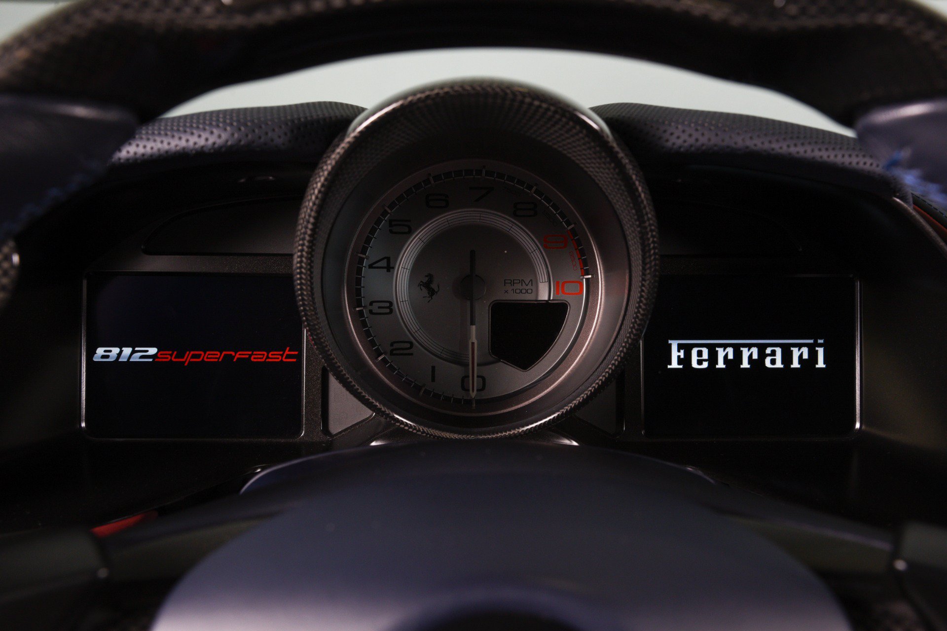 Used 2020 Ferrari 812 Superfast RWD image 28