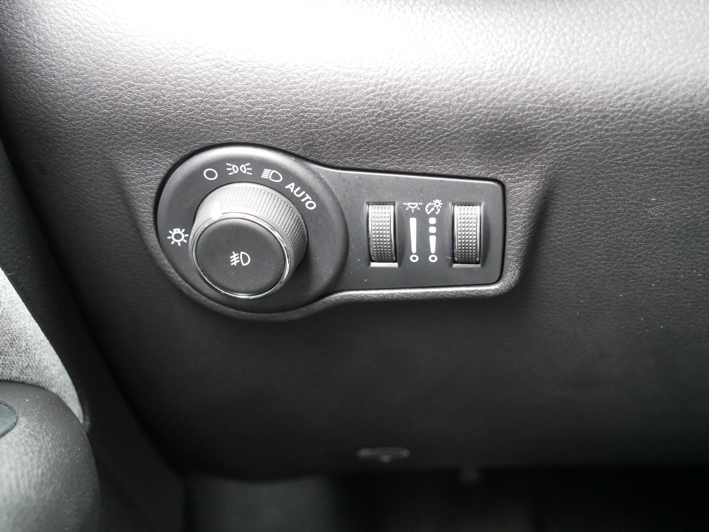 Certified 2024 Jeep Compass Latitude image 26