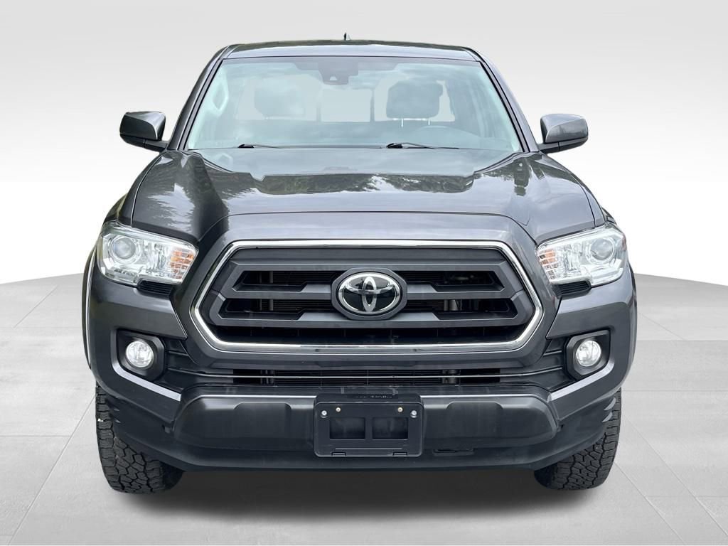 Used 2022 Toyota Tacoma SR5 w/ SR5 Appearance Package (SM) image 4