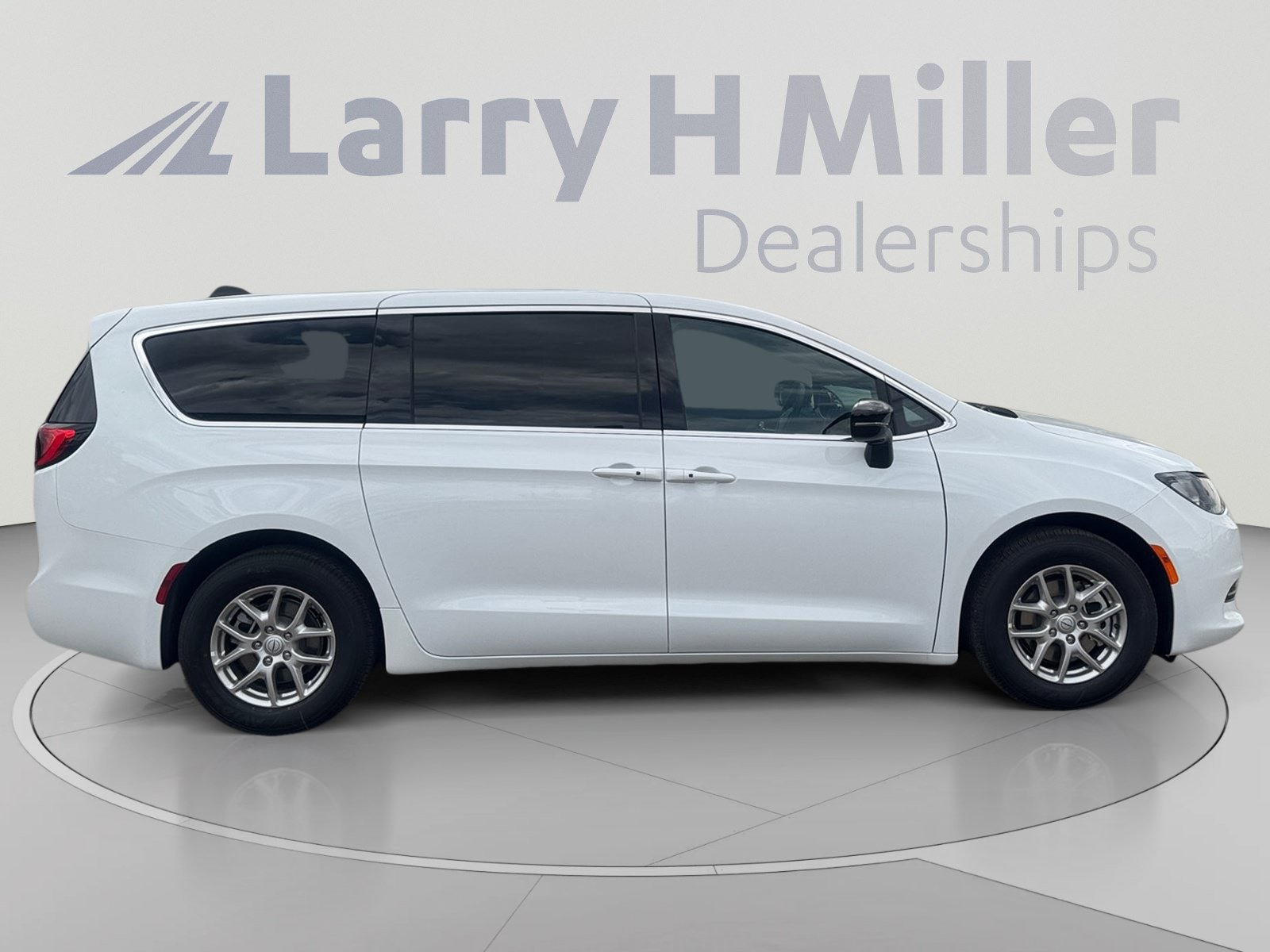 New 2026 Chrysler Voyager LX FWD image 6