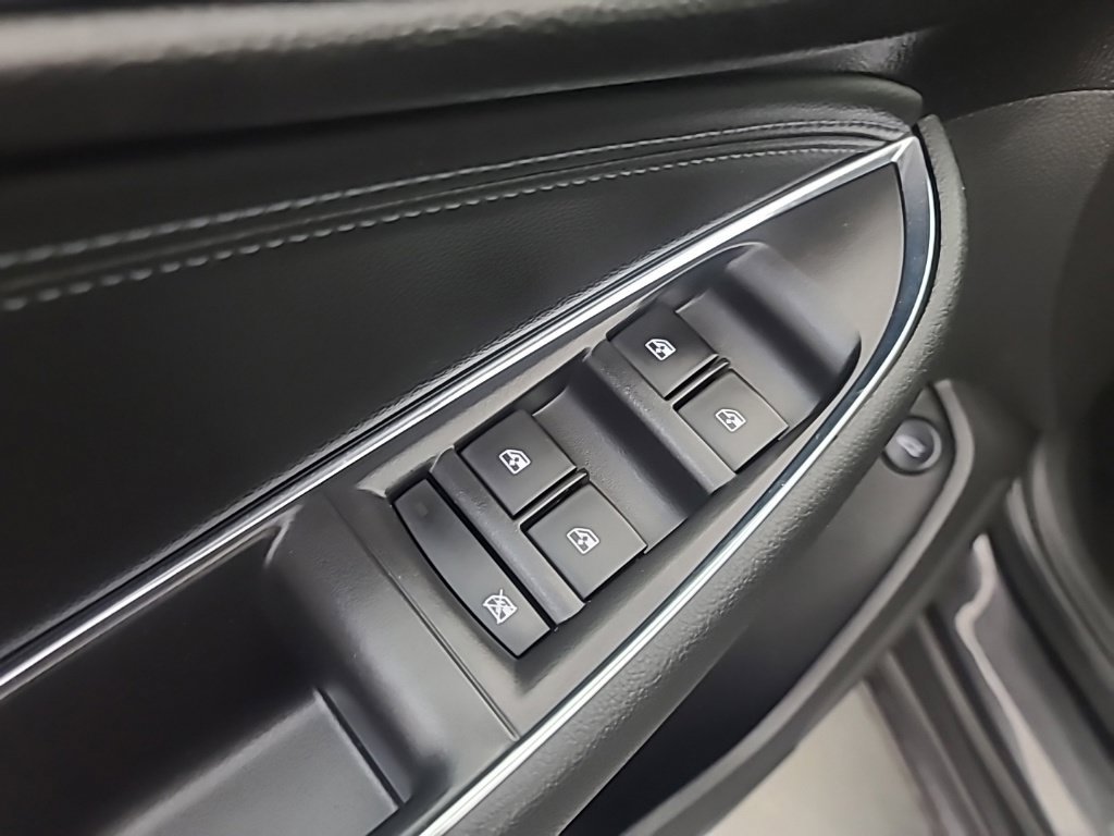 Used 2017 Chevrolet Cruze Premier FWD image 23
