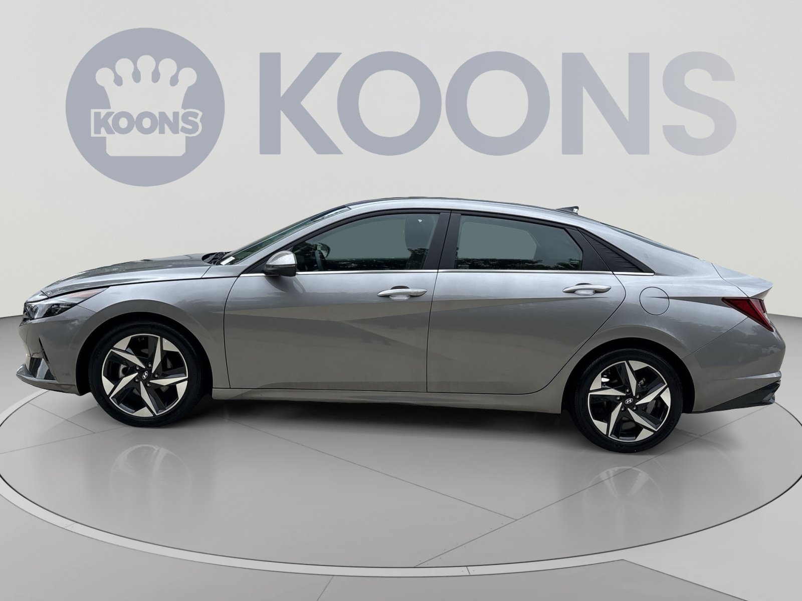Used 2023 Hyundai Elantra Limited w/ Cargo Package FWD image 2