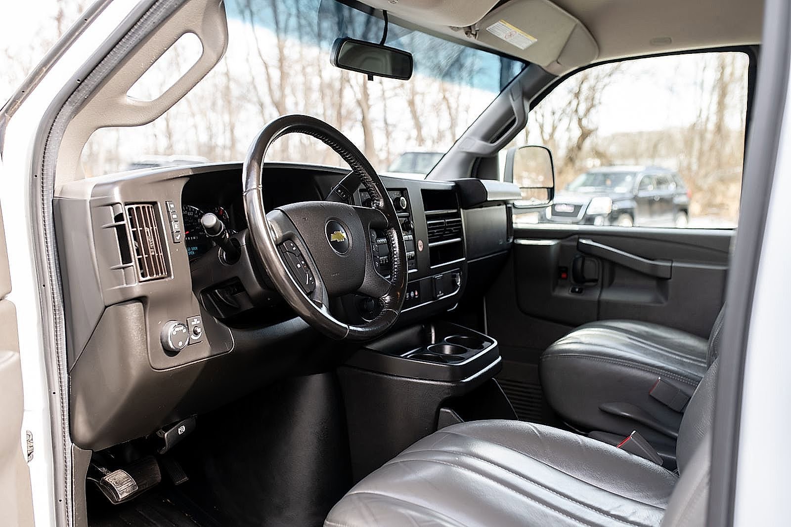 Certified 2022 Chevrolet Express 2500 Extended w/ Driver Convenience Package image 25