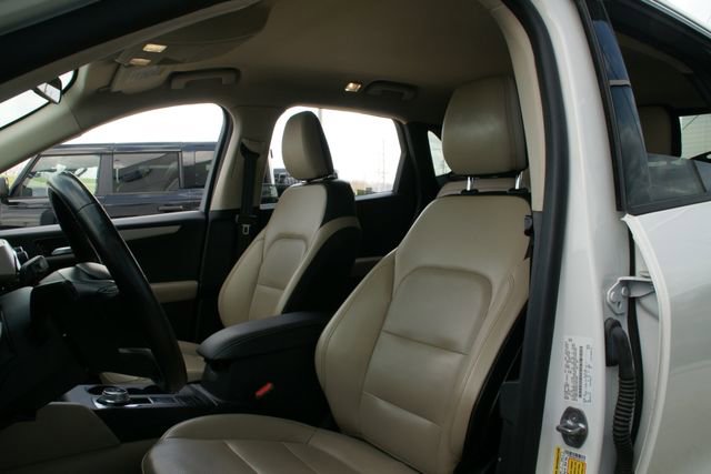 Used 2020 Ford Escape SEL image 17