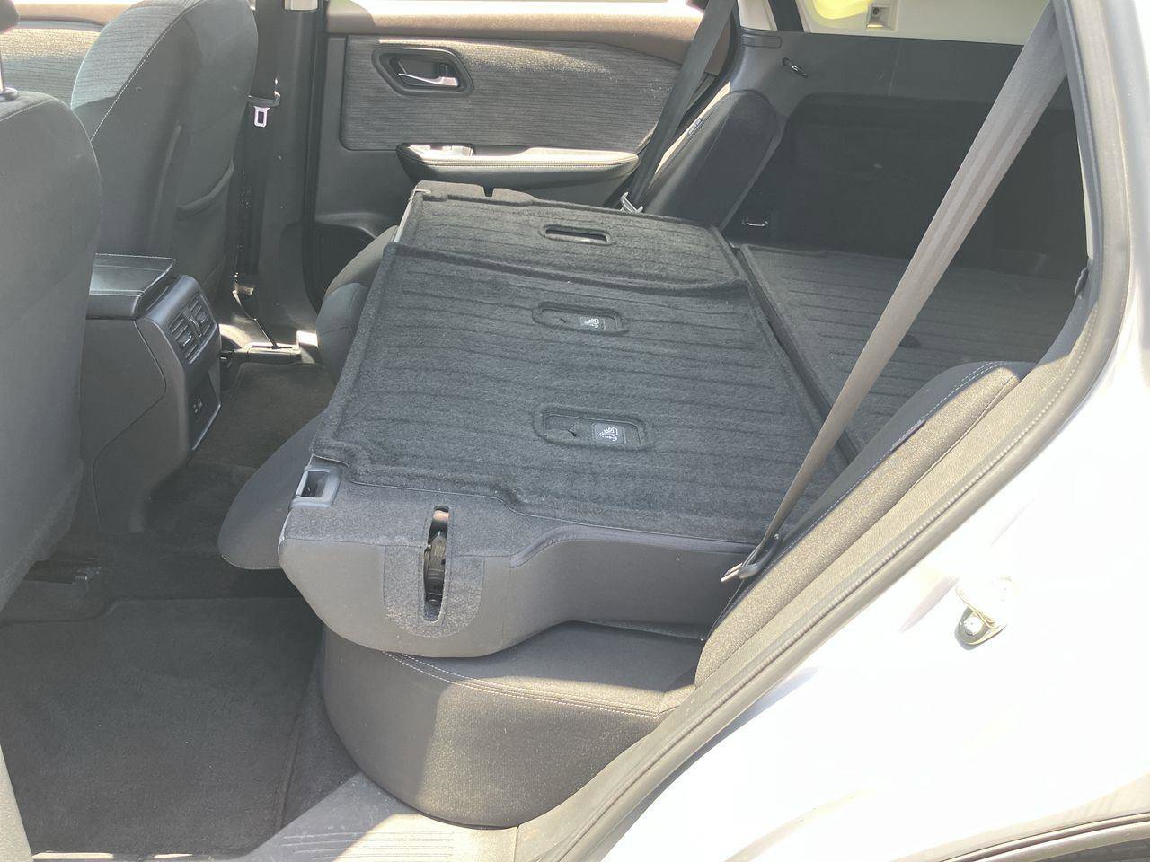 Used 2023 Nissan Rogue SV AWD/4WD image 23