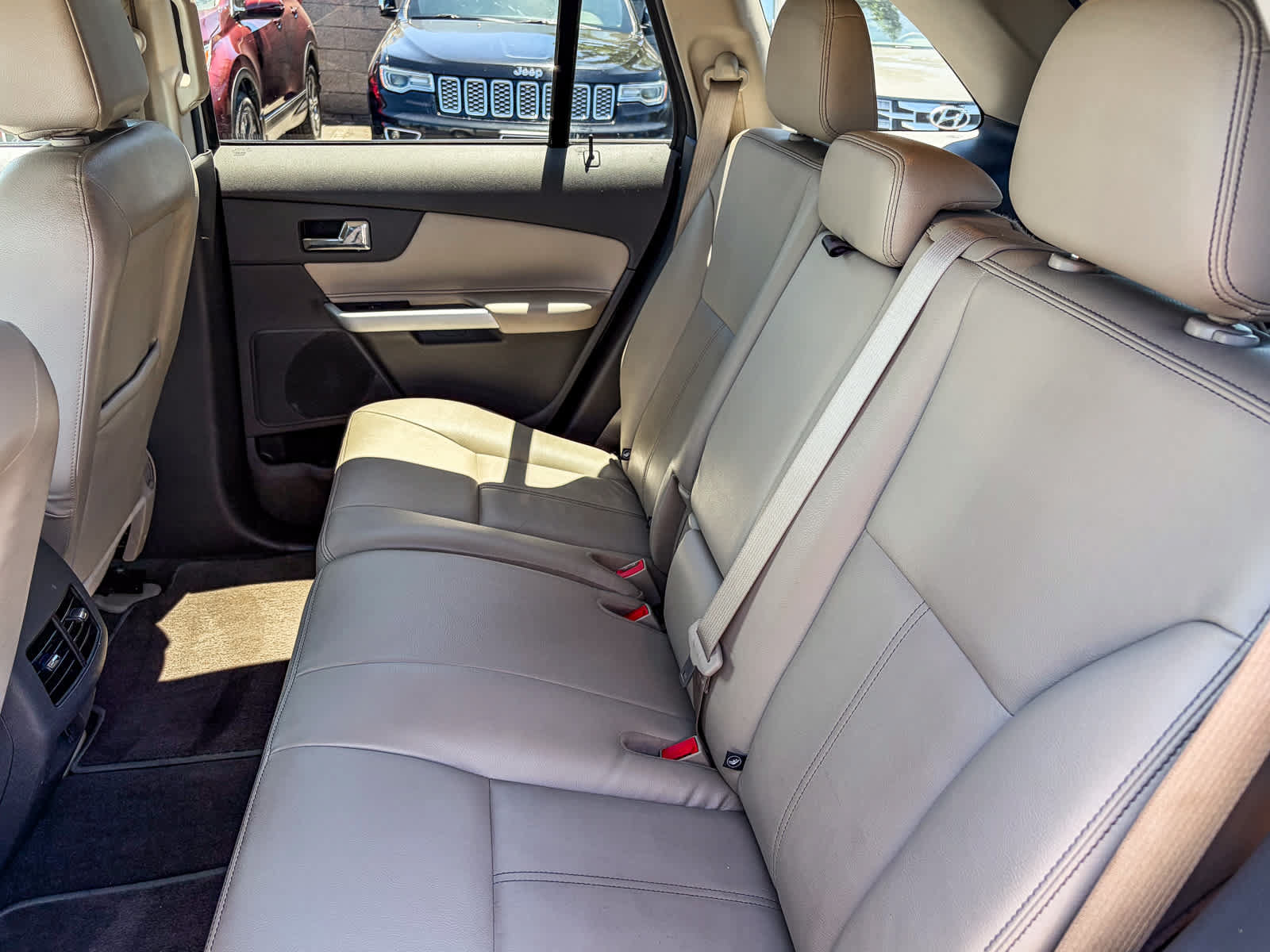 Used 2013 Ford Edge SEL FWD image 18