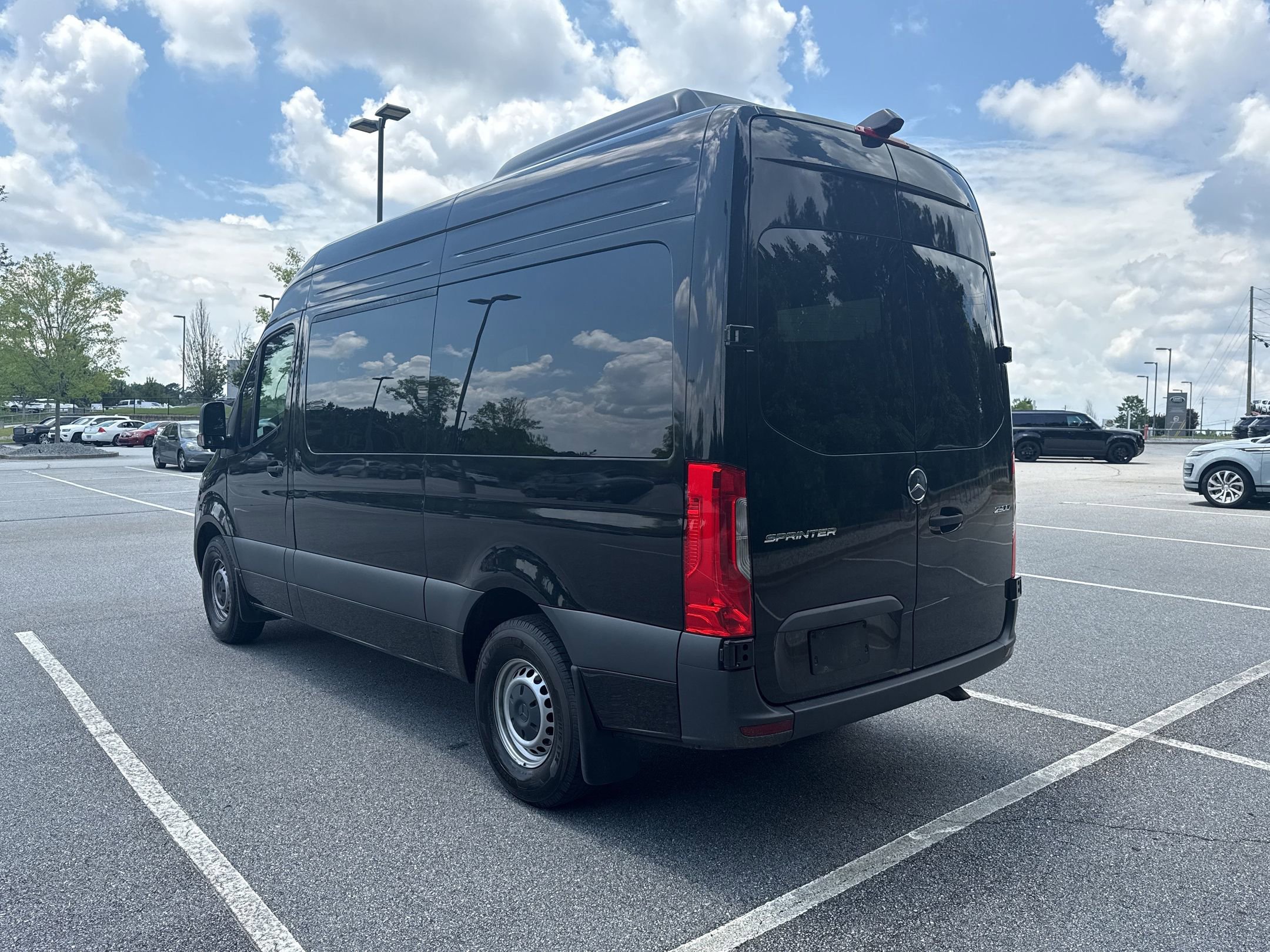 Used 2024 Mercedes-Benz Sprinter 2500 image 3