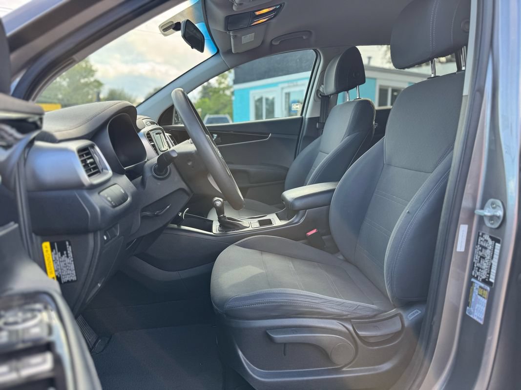 Used 2017 Kia Sorento AWD image 14