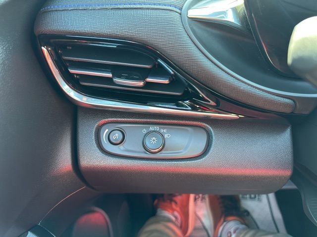 Used 2025 Buick Envista Sport Touring image 25