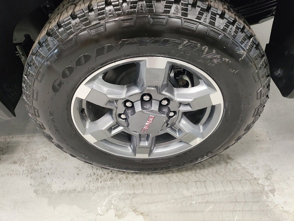 New 2026 GMC Sierra 2500 SLT image 18