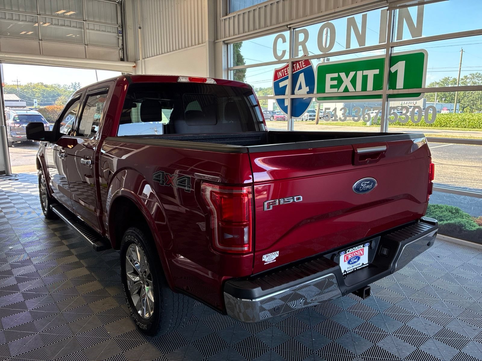 Used 2015 Ford F150 Lariat w/ Equipment Group 502A Luxury AWD/4WD image 4