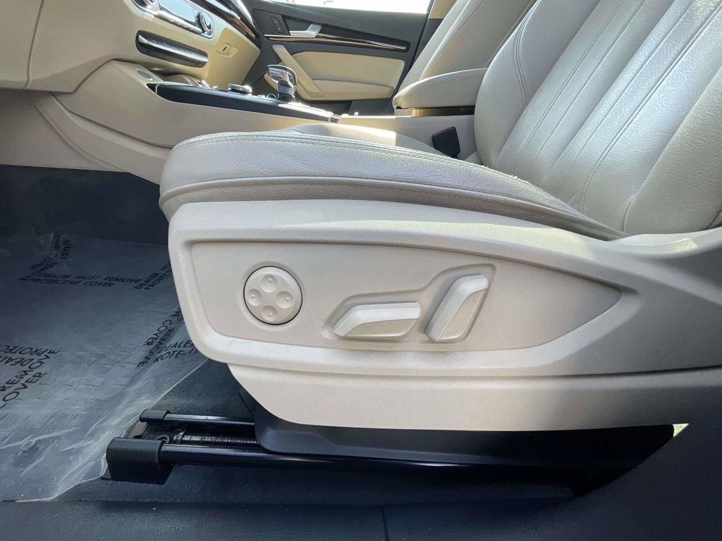 Used 2019 Audi Q5 2.0T Premium w/ Convenience Package AWD/4WD image 21
